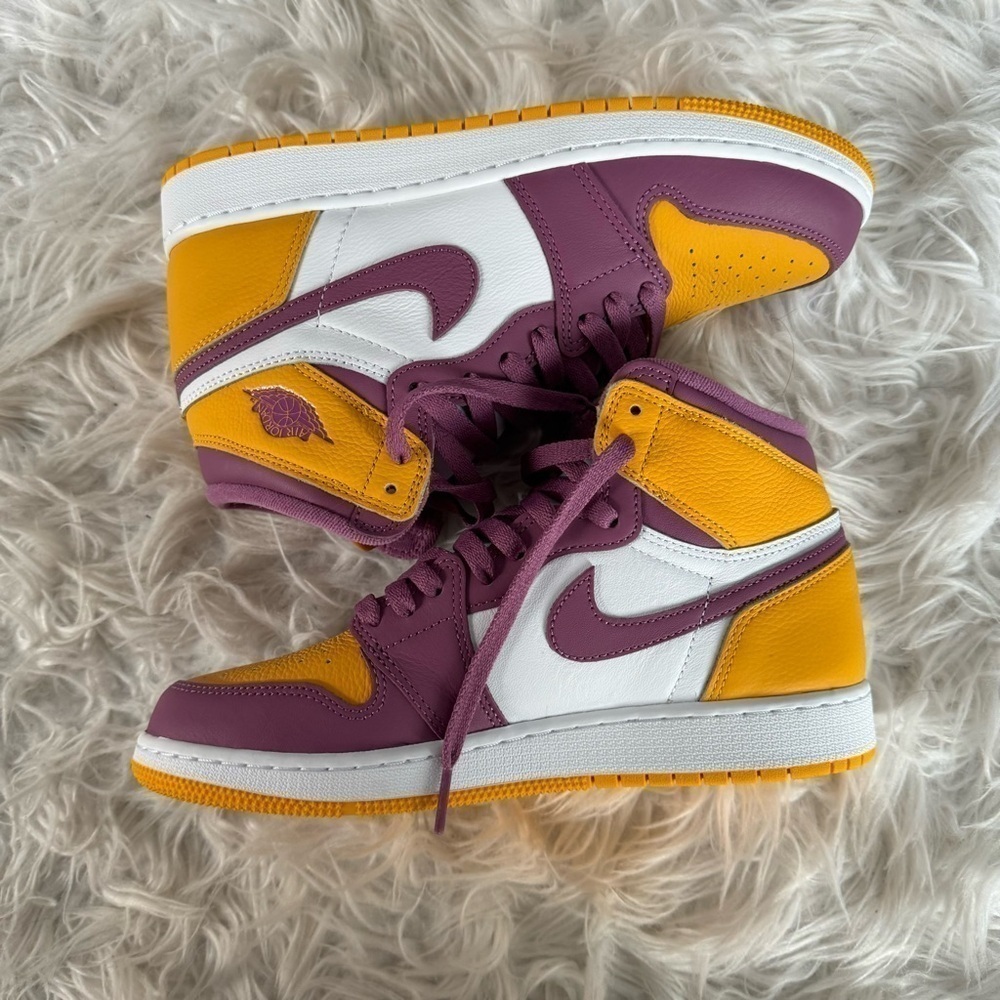 NWOB Nike Air Jordan 1 Brotherhood Size 7Y men’s 7 women’s 8.5 - Picture 3 of 7
